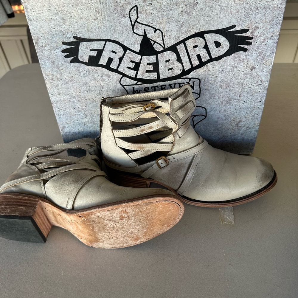Freebird by Steven Beige Ankle Boots
